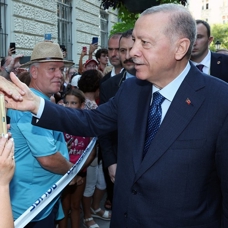 Başkan Erdoğan'a Budapeşte'de sevgi seli