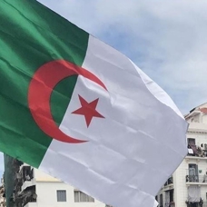 Cezayir'den Fransa'nın Nijer'e askeri müdahale için hava sahasını açma talebine ret
