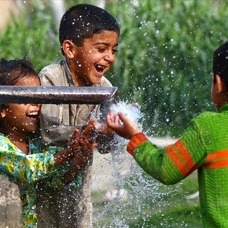 UNICEF: Pakistan'da geçen yılki sellerden etkilenen yaklaşık 4 milyon çocuğun temiz suyu yok