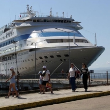 Doğal liman kenti Sinop, kruvaziyer turizmiyle yabancı turistleri ağırlamayı sürdürüyor