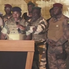 Gabon'da ordu darbenin ardından kilit isimleri tutukladı