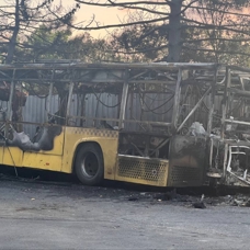 İETT otobüsü alev alev yandı: İBB enkazı kaldırmakla yetindi