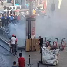 İstanbullunun çilesi sürüyor: Şimdide de yürüyen merdivende yangın çıktı 