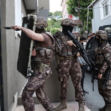 Hakkari'de terör operasyonu: 12 gözaltı