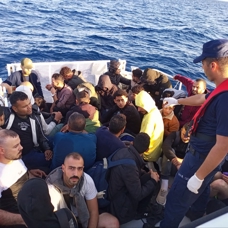 Yunanistan'ın geri ittiği 41 düzensiz göçmen Marmaris açıklarında yakalandı