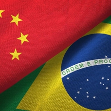 Brezilya ve Çin ilk kez ulusal para birimlerini kullandı