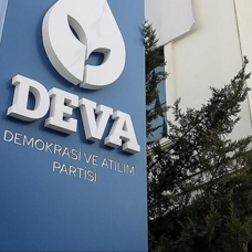 DEVA'da deprem: Topluca istifa ettiler