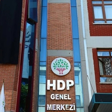 HDP İzmir il eş başkanları ve Buca ilçe başkanı gözaltında