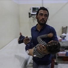 Suriye ordusunun İdlib kent merkezine düzenlediği saldırıda 13 sivil yaralandı