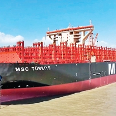 Dünyanın en büyük gemilerinden birine ‘Türkiye' adı verildi