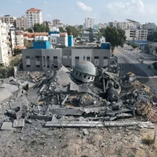 İsrail, Gazze'de camileri hedef aldı