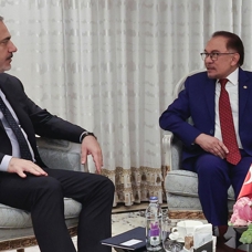 Dışişleri Bakanı Fidan, Malezya Başbakanı Enver İbrahim ile görüştü
