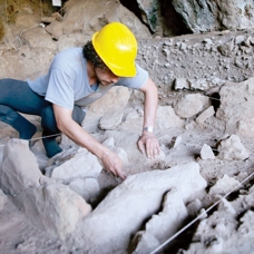 Maraş'ta 12 bin yıllık mezar