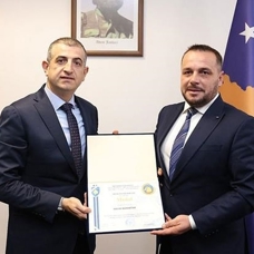 Baykar Genel Müdürü Haluk Bayraktar'a, Kosova'da üstün hizmet madalyası verildi