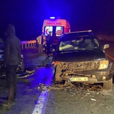 Kırklareli'nde otomobil ile kamyonet çarpıştı: 3 ölü, 2 yaralı