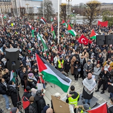 İşgalci İsrail'in Gazze katliamı İsveç'te protesto edildi