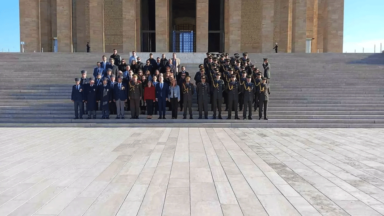 KKTC Büyükelçisi Korukoğlu Anıtkabir'i ziyaret etti