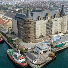 İstanbul'un sembollerinden tarihi Haydarpaşa Garı restorasyonla özgün haline kavuşuyor