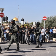İsrail güçleri Mescid-i Aksa'da cuma namazı kılınmasını 7 haftadır kısıtlıyor