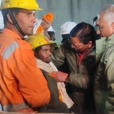 Hindistan'da facia: Çöken tünelde mahsur kalan 41 işçi kurtarıldı