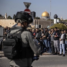 İsrail güçleri Mescid-i Aksa'da cuma namazı kılınmasını 8 haftadır kısıtlıyor