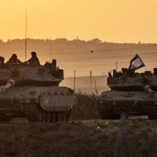 İşgalci İsrail, topçu birliklerini Gazze Şeridi içine kaydırdığını açıkladı
