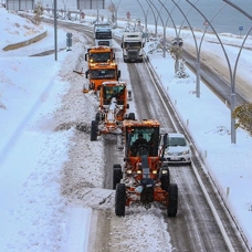 Karayolları ekipleri, Doğu'daki 6 ilde 320 iş makinesiyle karla mücadele edecek