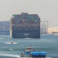 Süveyş Kanalı İdaresi: 19 Kasım'dan bu yana 55 geminin rotası Ümit Burnu'na yönlendirildi