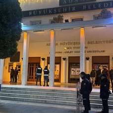 Adana Büyükşehir Belediyesine operasyon düzenlendi