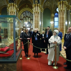 Emine Erdoğan Macaristan Parlamento Binası ile Türk-Macar Kültür Yılı'na özel sergiyi gezdi