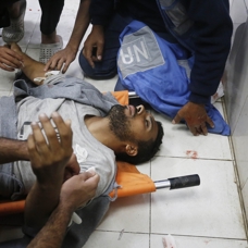 İşgalci İsrail'in saldırılarında yaralanan 53 Filistinli Tunus'a getirildi