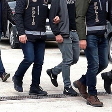 İzmir'de FETÖ operasyonu: 5 kişi tutuklandı
