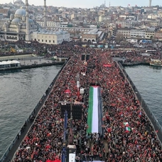 İstanbul'da tarihi yürüyüş! Binlerce kişi şehitler ve Filistin için buluştu