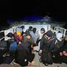 Muğla'da 17 düzensiz göçmen kurtarıldı