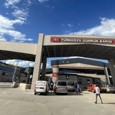 Hakkın arama kararı bulunan 7 kişi Türkgözü Gümrük Kapısı'nda yurt dışına kaçmaya çalışırken yakalandı