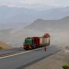 Zengezur Koridoru'na uzanan kara ve demir yollarının inşaatı aralıksız sürüyor