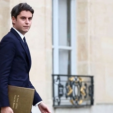 Fransa'da çarpıcı anket... Halk yeni başbakana güvenmiyor