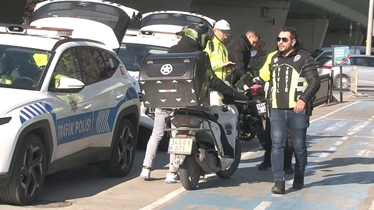 İstanbul'da yaya yollarını kullanan motosikletlere ceza kesildi