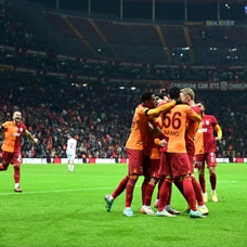 Galatasaray, Kayseri'yi iki golle geçti