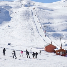 Kayak merkezlerinde en fazla kar kalınlığı 183 santimetreyle Hakkari'de ölçüldü