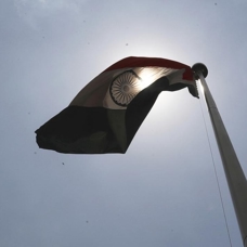 Hindistan, Aden Körfezi'nde dronla vurulan gemiye yardım ettiğini açıkladı