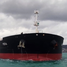 İstanbul Boğazı bir tankerin demir atması nedeniyle gemi trafiğine kapatıldı