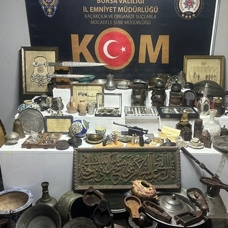 Bursa'da evinde çok sayıda tarihi eser ele geçirilen şüpheli yakalandı