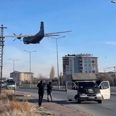 Kayseri'de askeri eğitim uçağı acil iniş yaptı