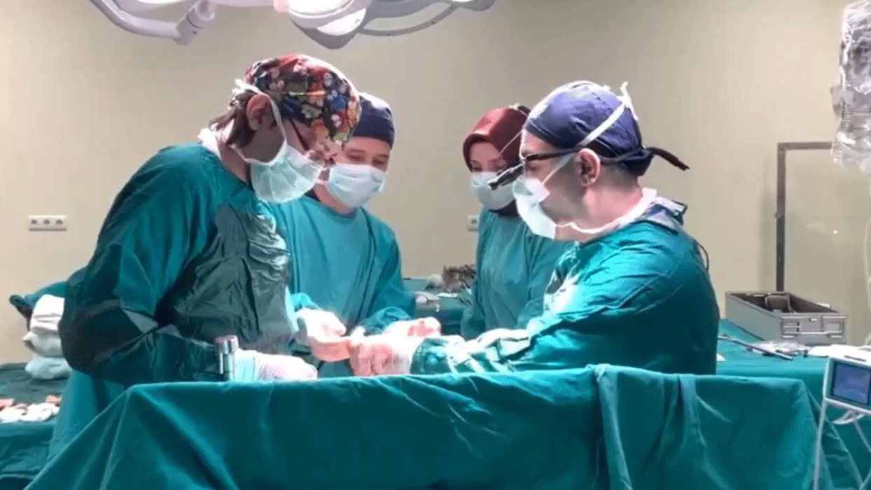 Dünyanın ilk 6'lı çapraz karaciğer nakli Malatya'da yapıldı