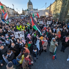 İsveç'te binlerce kişi Filistin için yürüdü 