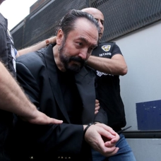 Adnan Oktar davasında örgüt yöneticilerine hapis cezası kararı