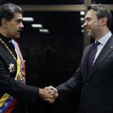 Bakan Bayraktar, Maduro ile görüştü