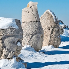 Nemrut Dağı kışın da ziyaretçi ağırlıyor
