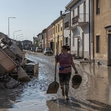 Küresel iklim değişikliğinin sebep olduğu sel felaketlerinin ekonomiye verdiği zarar artıyor